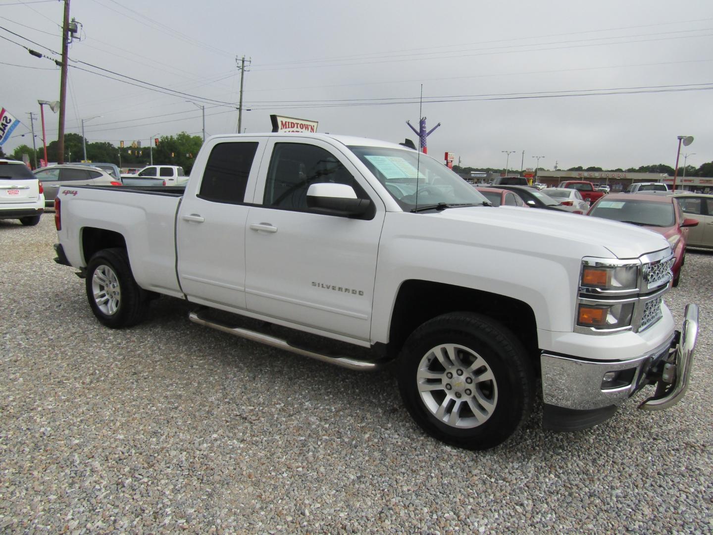 2015 White /Gray Chevrolet Silverado 1500 LT Double Cab 4WD (1GCVKREC9FZ) with an 5.3L V8 OHV 16V engine, Automatic transmission, located at 15016 S Hwy 231, Midland City, AL, 36350, (334) 983-3001, 31.306210, -85.495277 - Photo#0